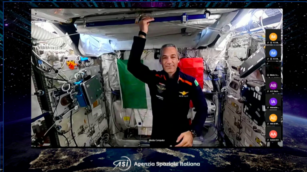 studenti collegati con Walter Villadei sulla ISS
