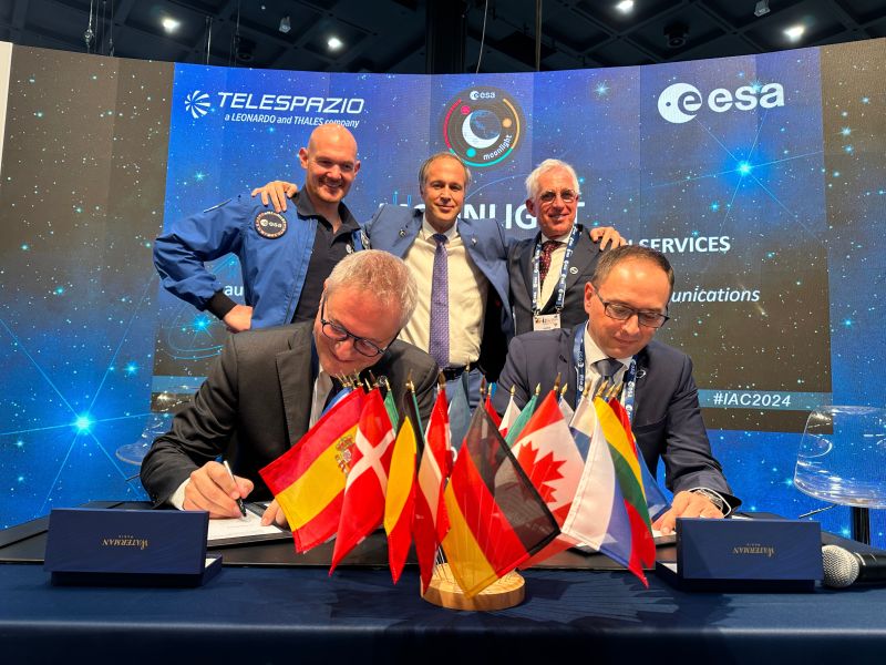 Telespazio ed ESA hanno firmato presso lo stand European Space Agency - ESA durante IAC2024, il contratto per il lancio della Fase 1 di Moonlight