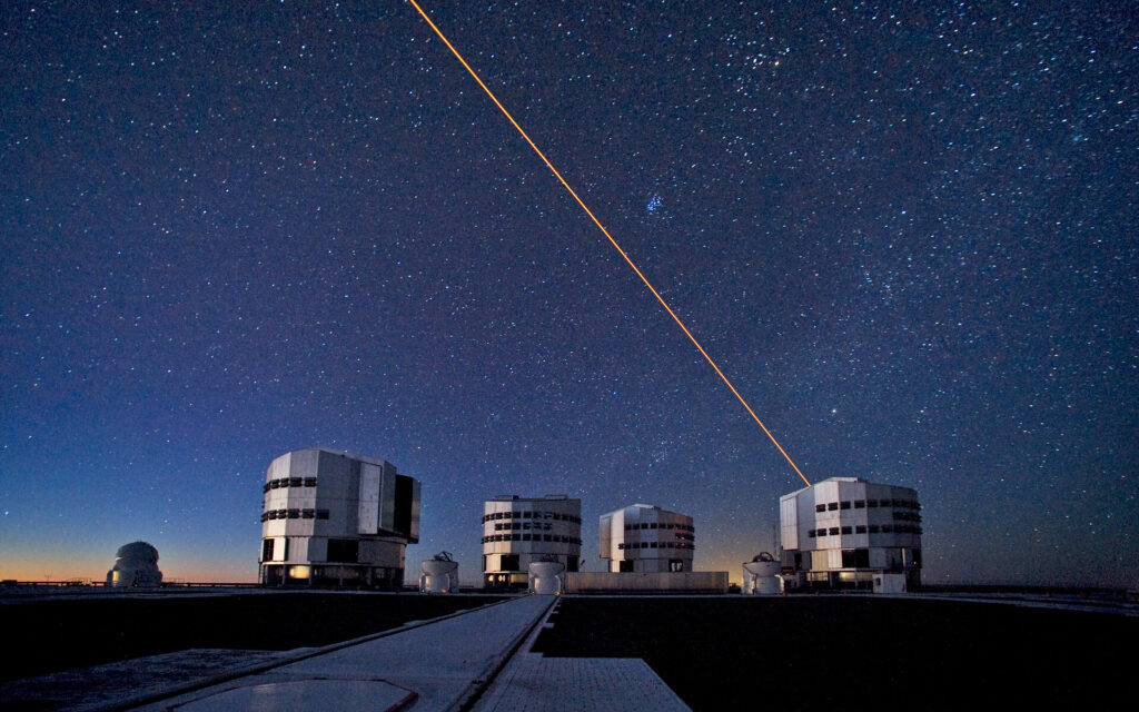 ammassi globulari The VLT in action* Il Very Large Telescope (VLT) dell'ESO durante alcune osservazioni. Crediti: ESO/S. Brunier